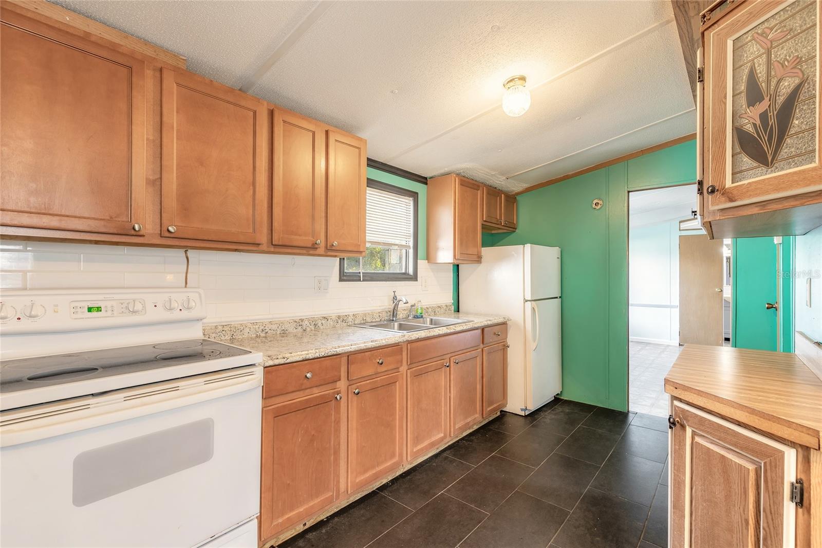 BECKMAN MOBILE HOME UNREC 216 - Residential