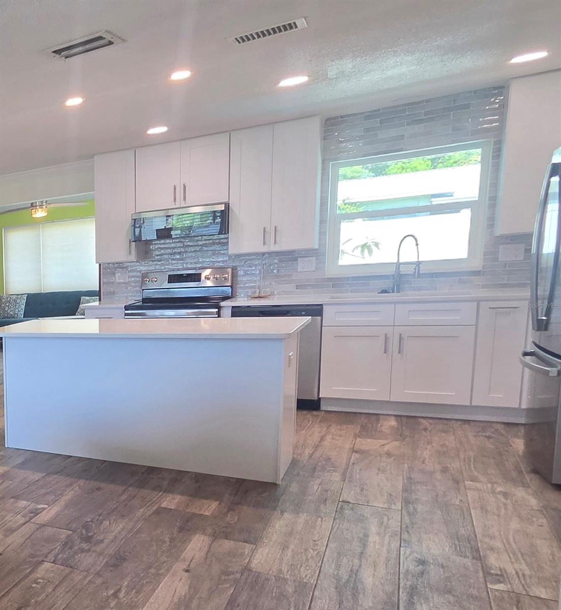 HILLSIDE PARK SUB - Residential Lease