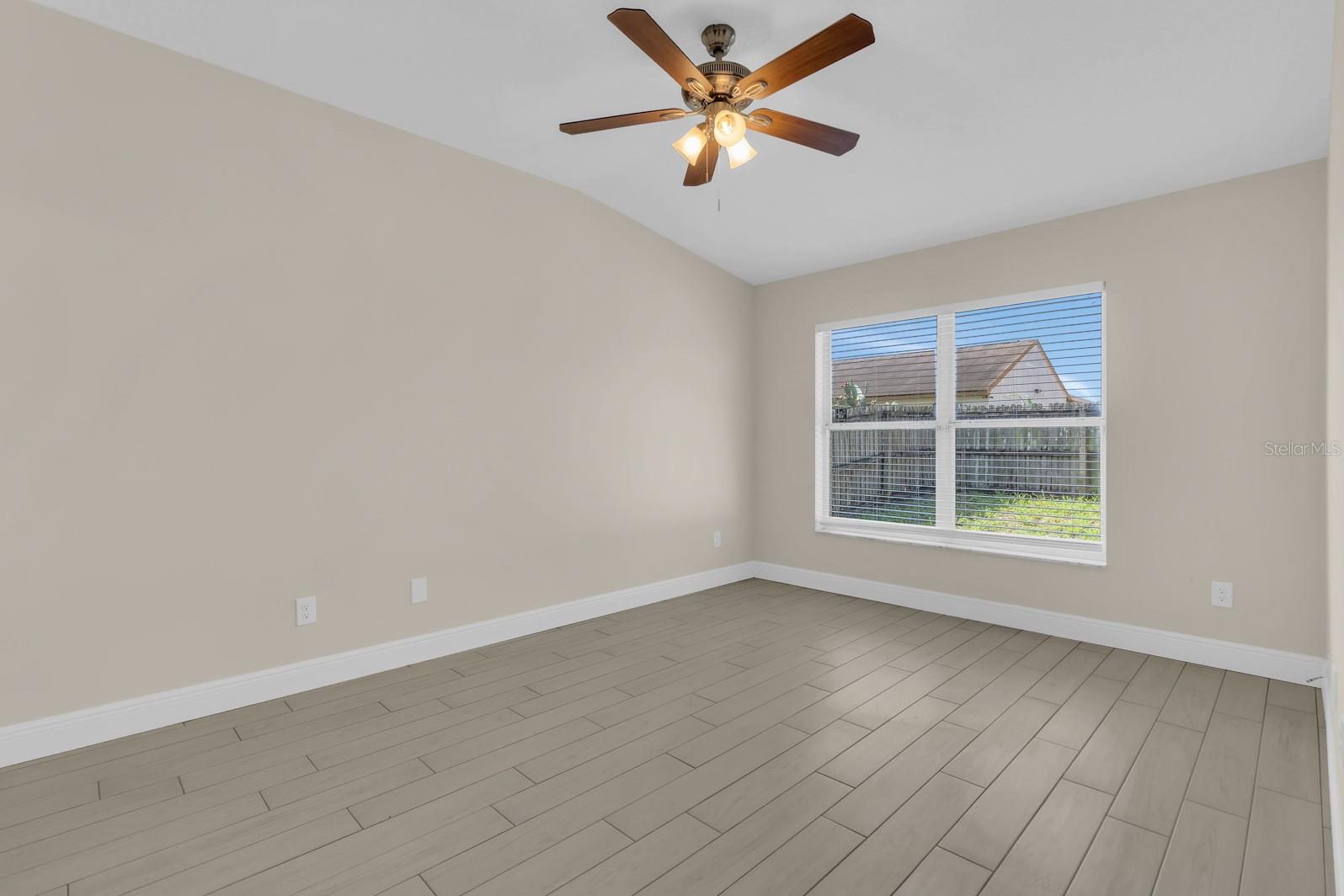 HOLDEN RIDGE - Residential