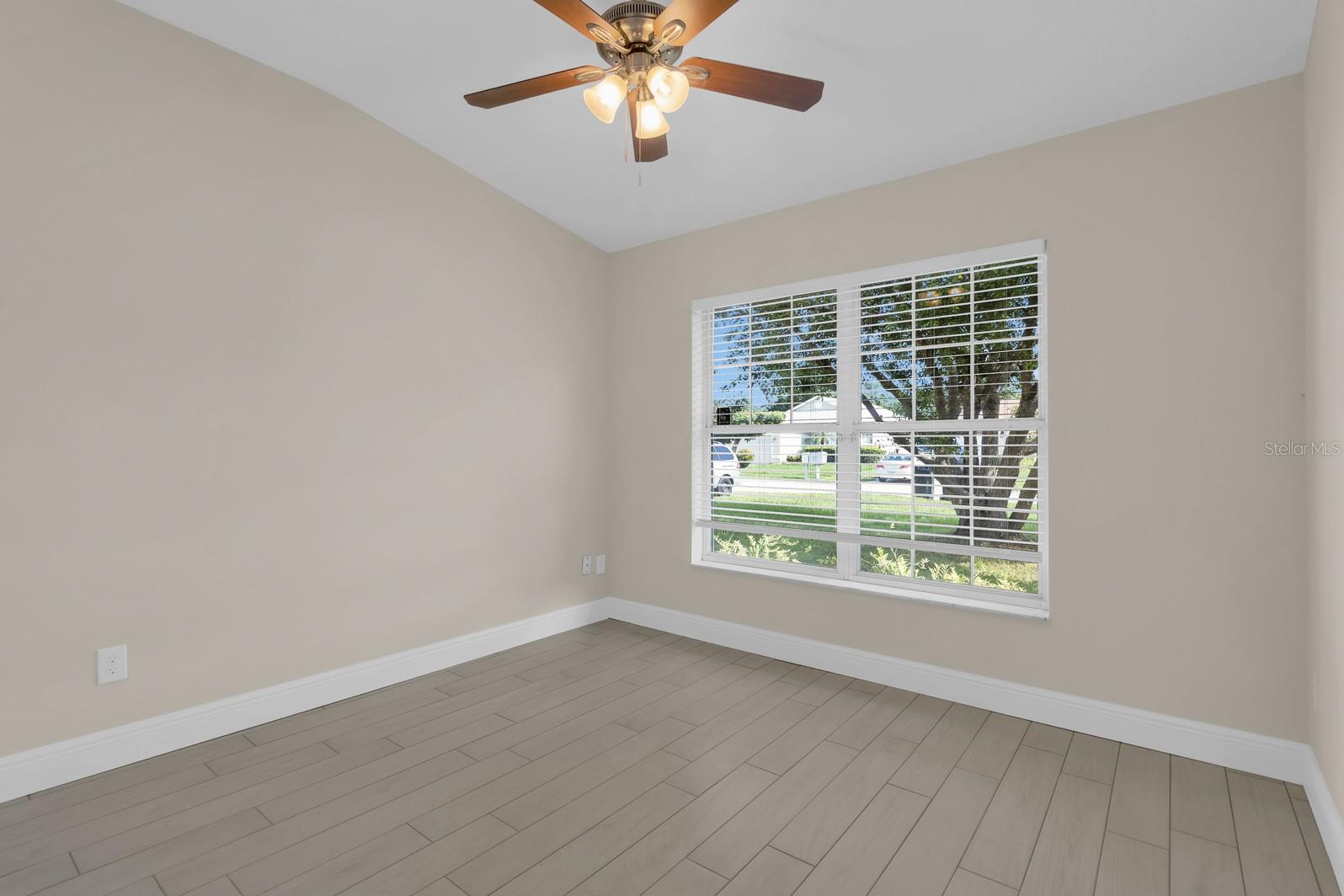 HOLDEN RIDGE - Residential