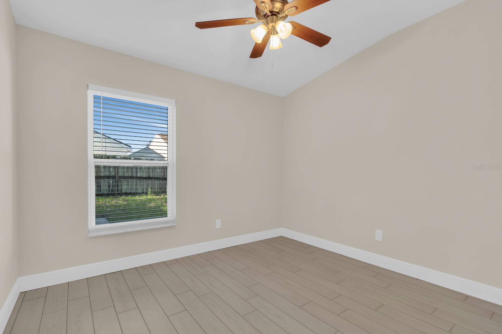 HOLDEN RIDGE - Residential