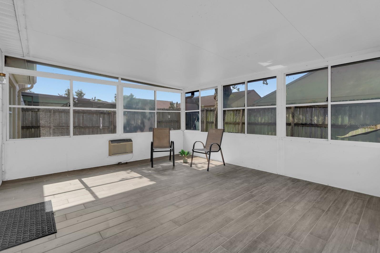 HOLDEN RIDGE - Residential