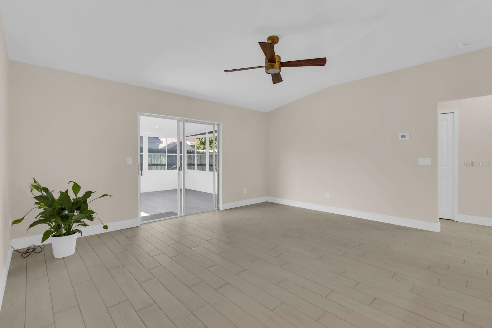 HOLDEN RIDGE - Residential