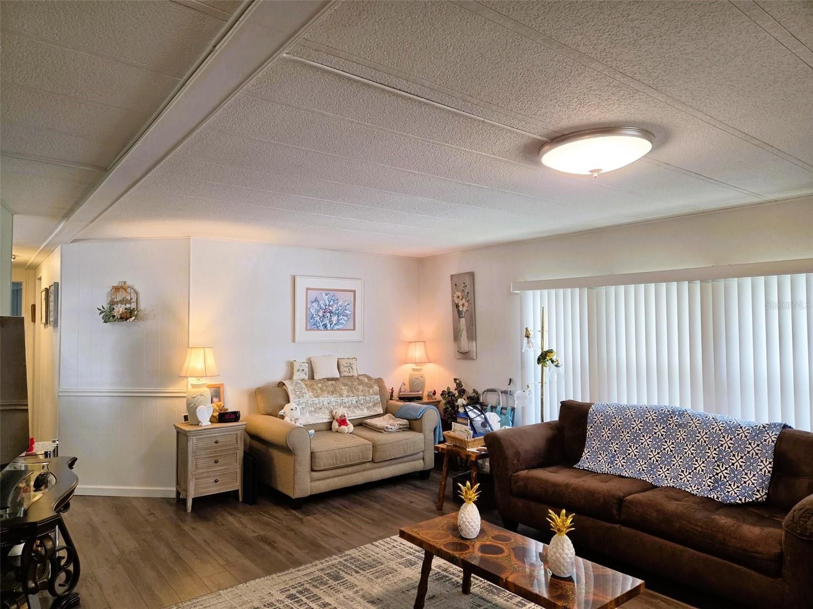 OAKWOOD MANOR - Residential