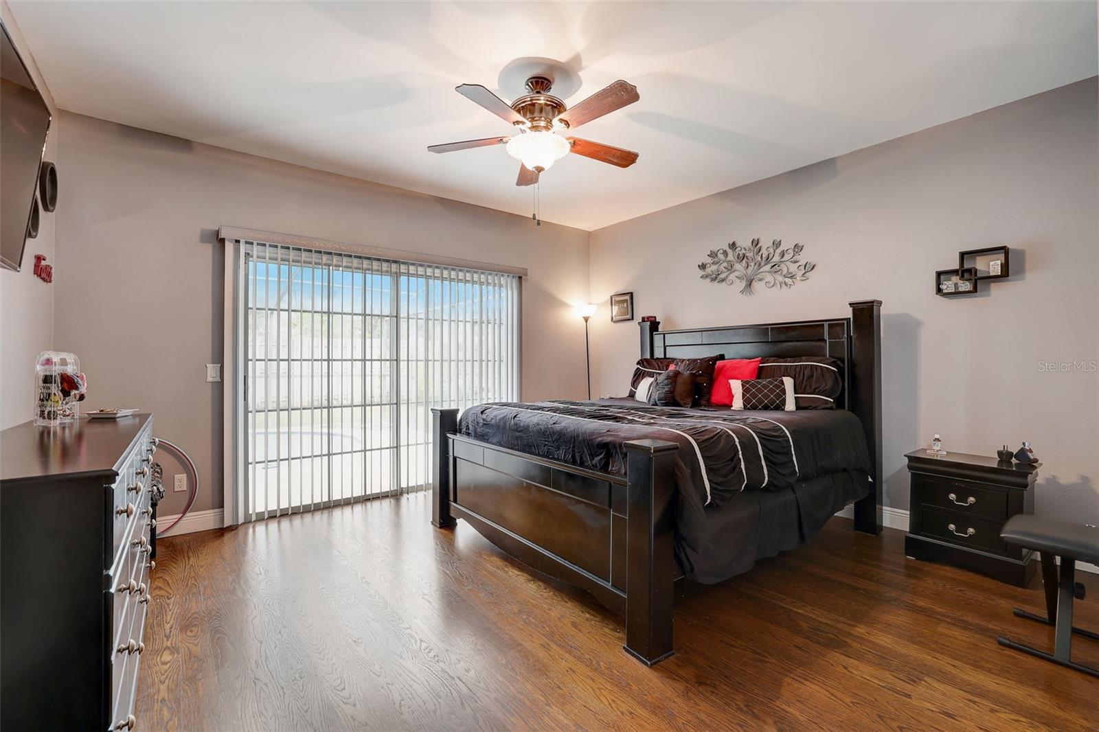LAKES OF ALOMA - Residential