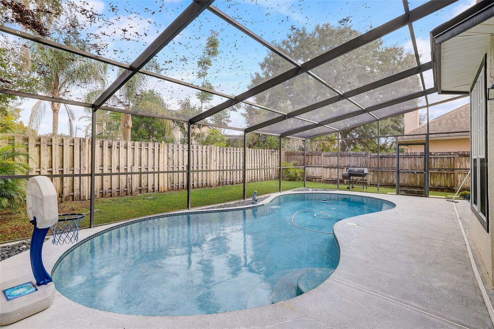 LAKES OF ALOMA - Residential