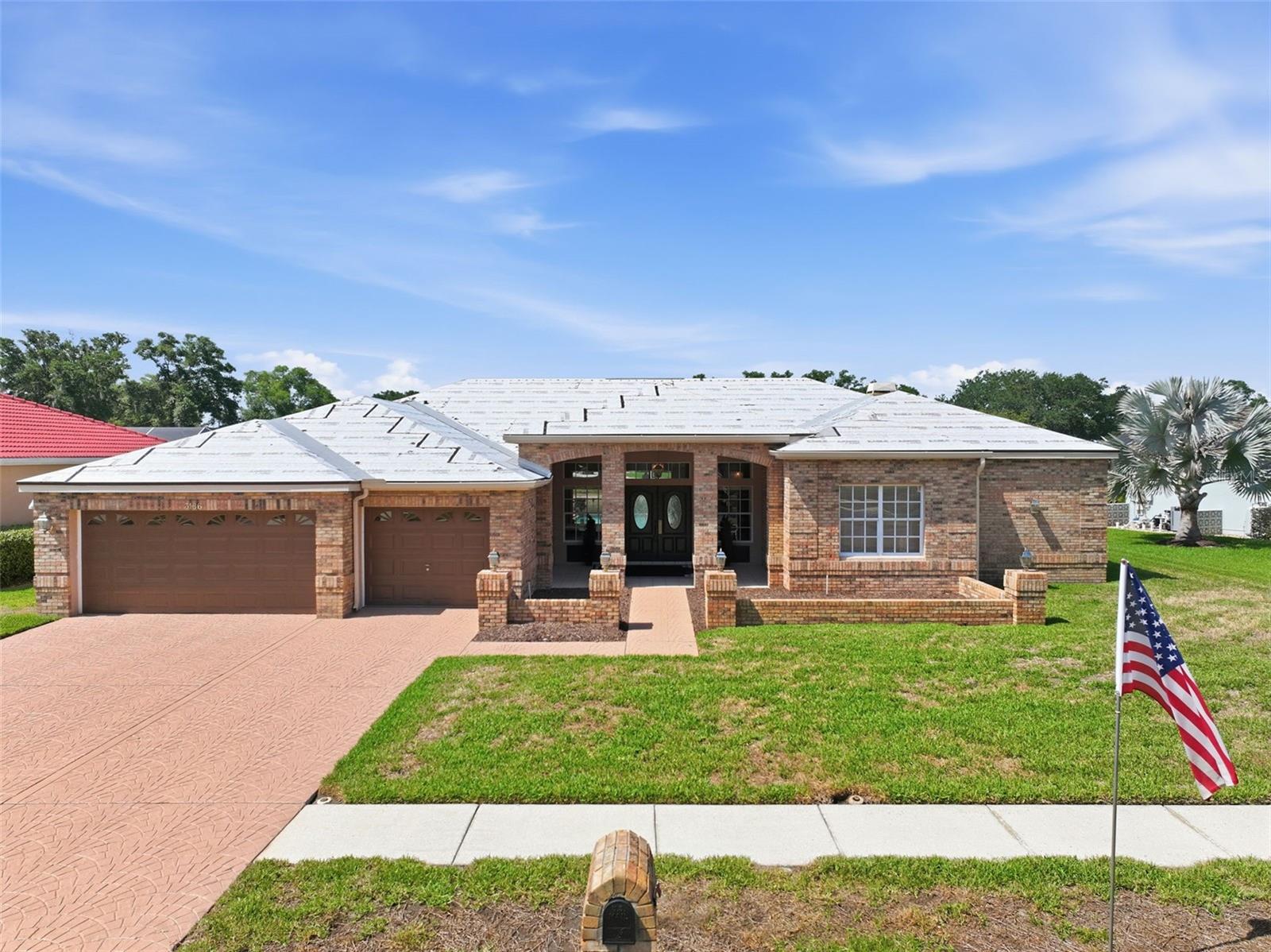 CRESCENT OAKS - Residential