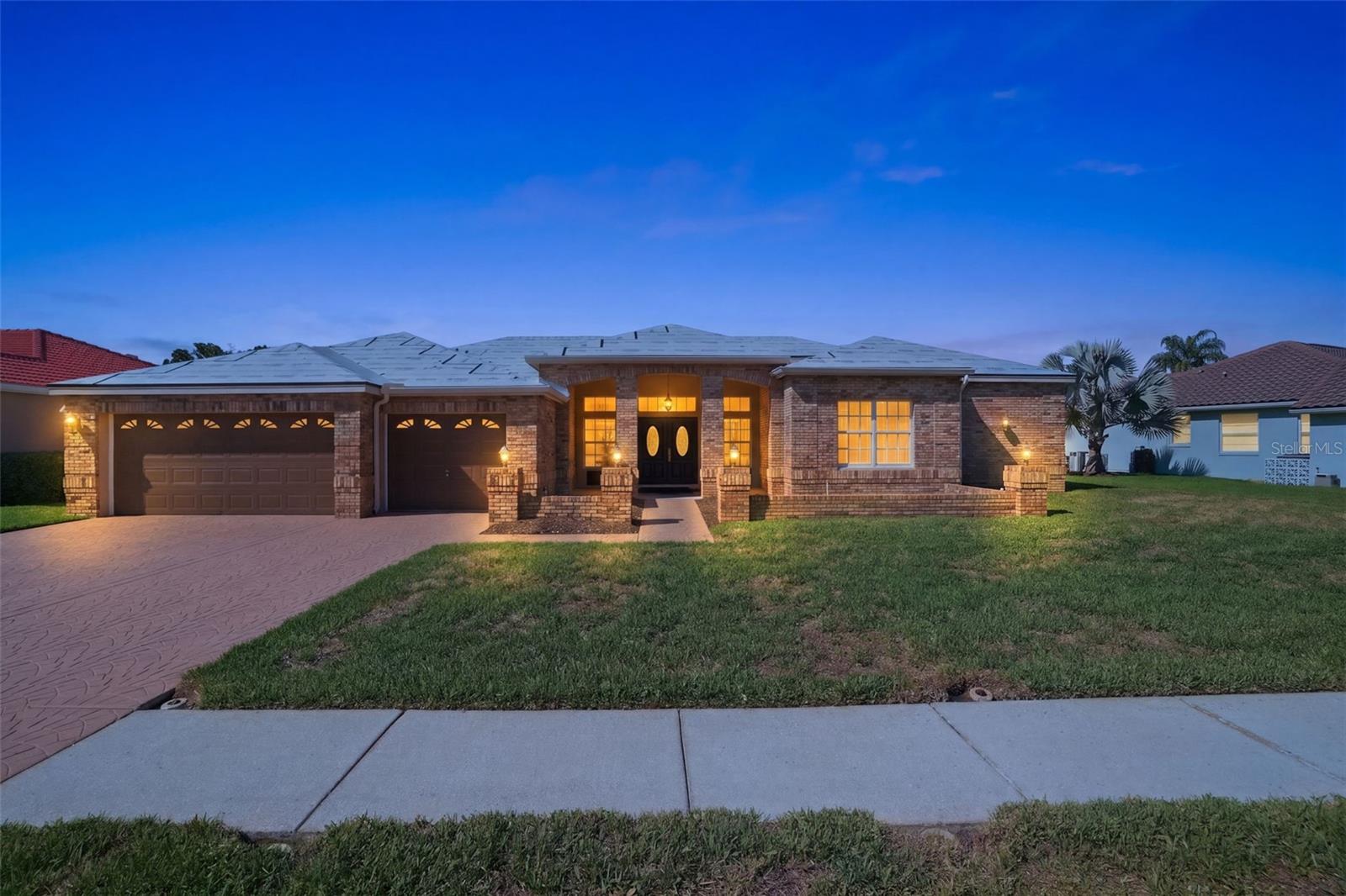 CRESCENT OAKS - Residential