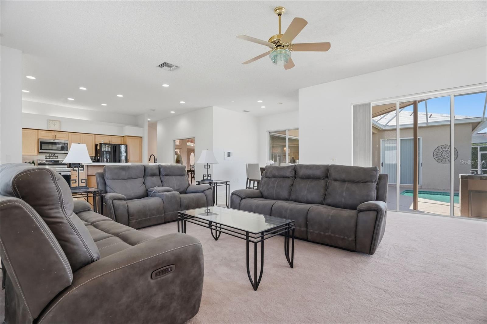 CRESCENT OAKS - Residential