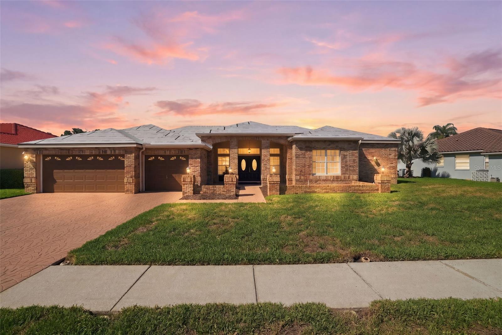 CRESCENT OAKS - Residential