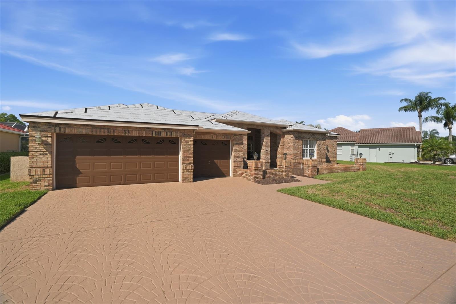 CRESCENT OAKS - Residential