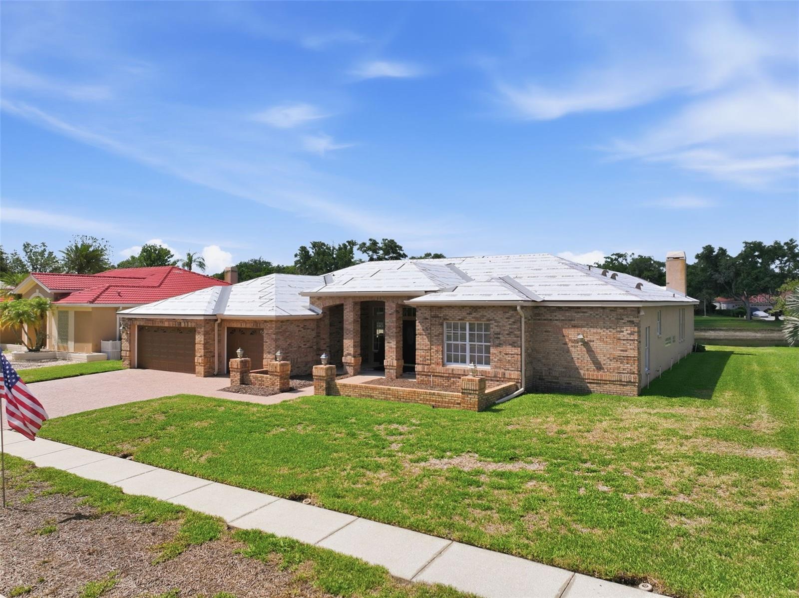 CRESCENT OAKS - Residential
