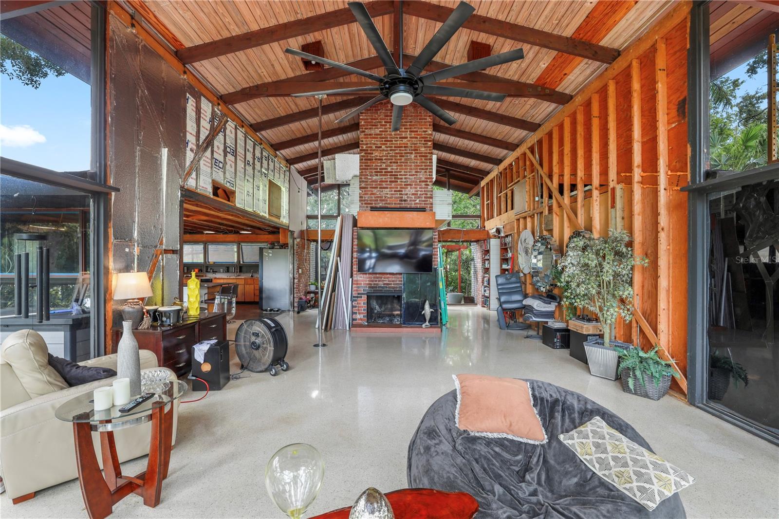WHITE TROUT MANOR - Residential