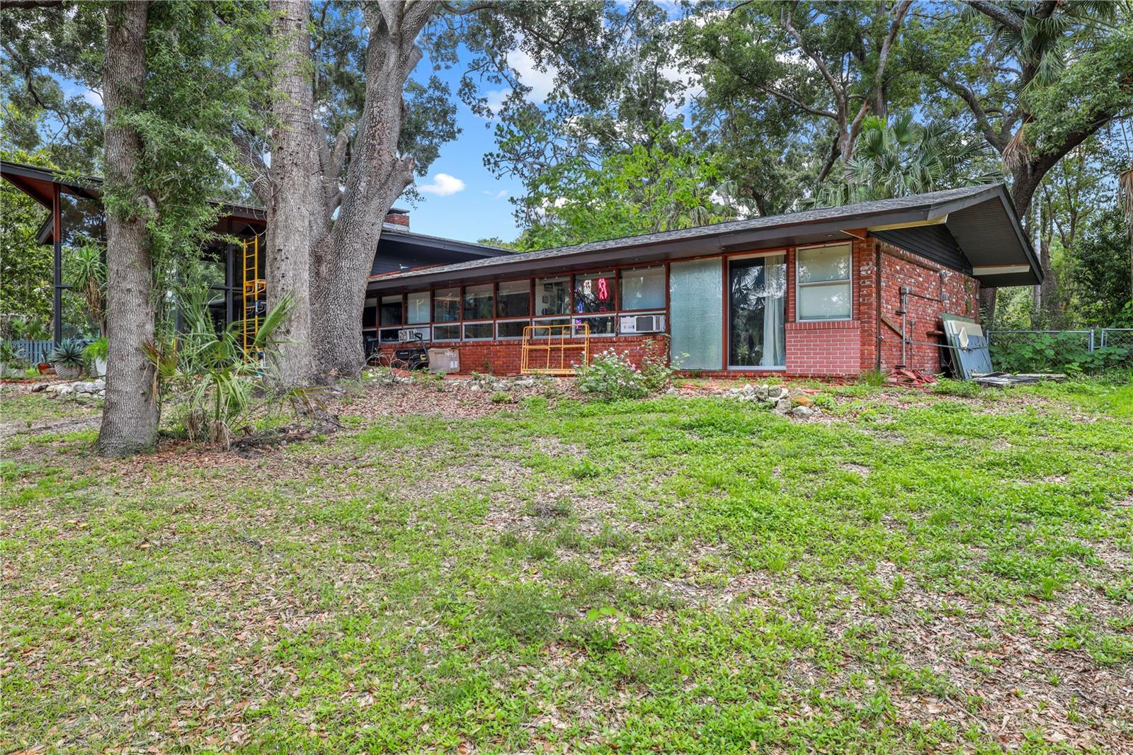 WHITE TROUT MANOR - Residential