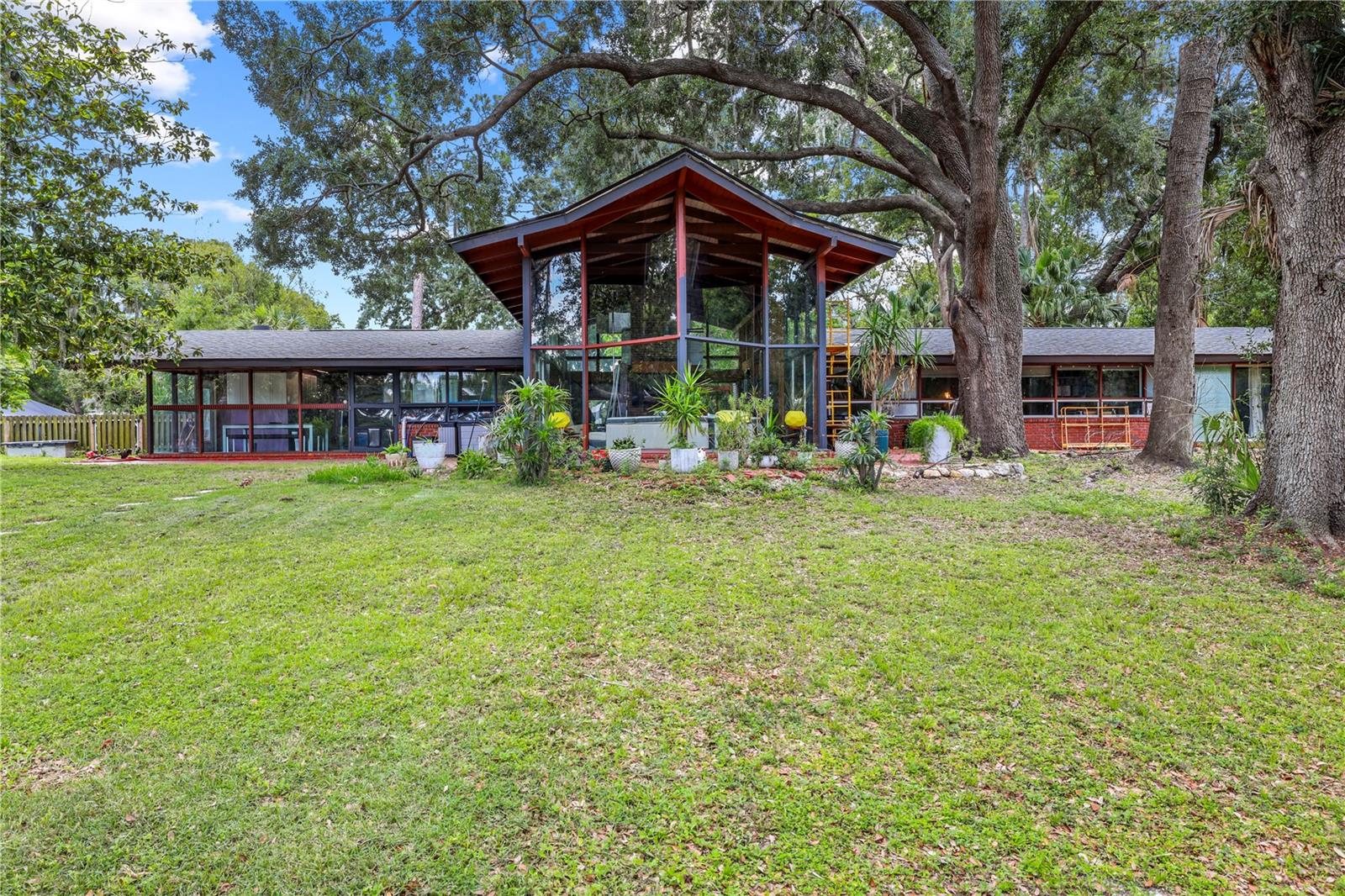 WHITE TROUT MANOR - Residential