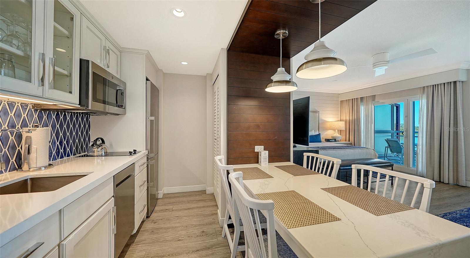 INN ON THE BEACH PH III - Residential