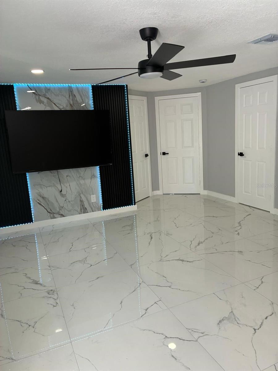 PINE LAKE - Residential