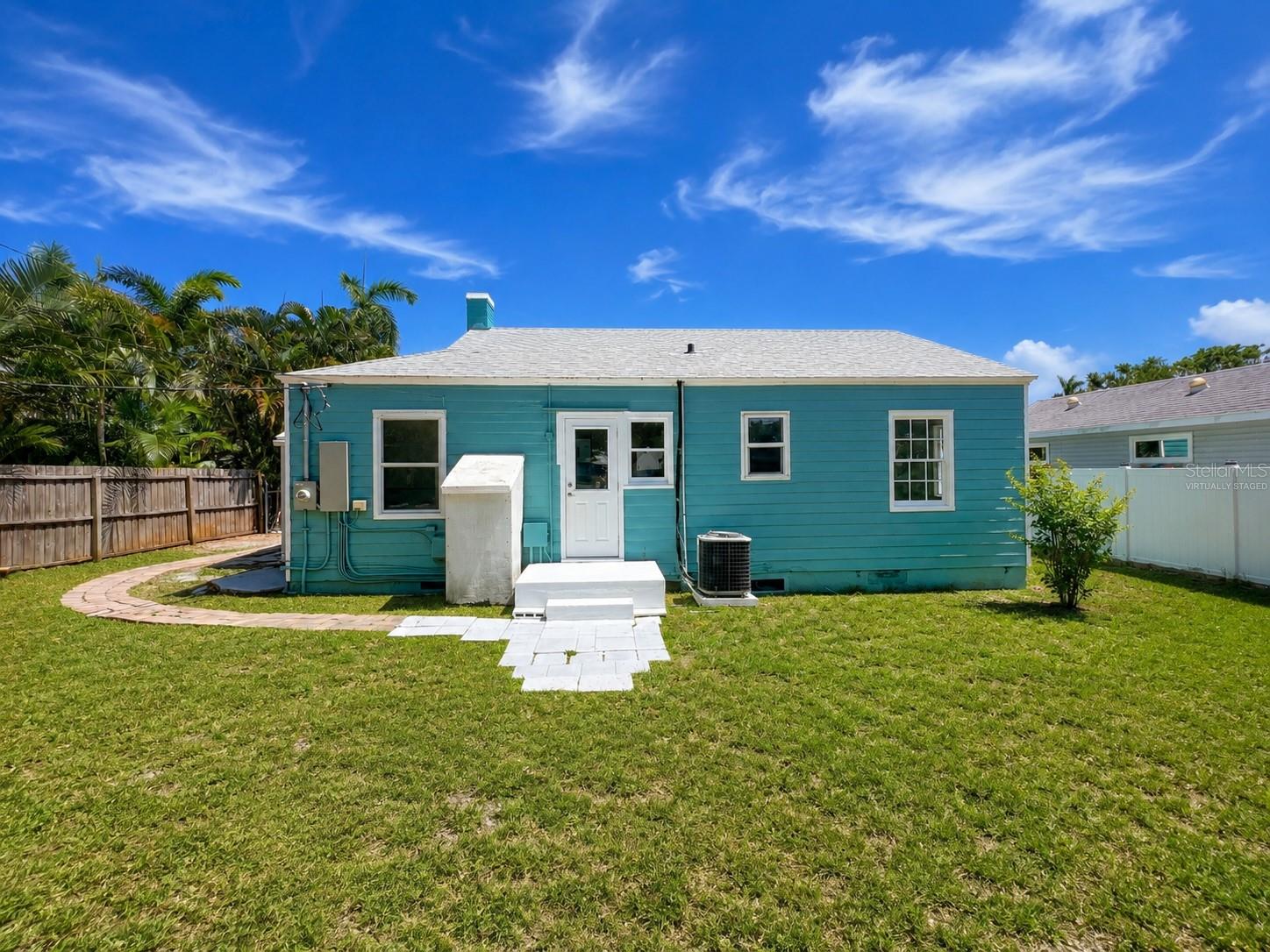 MACKLES - Residential Lease