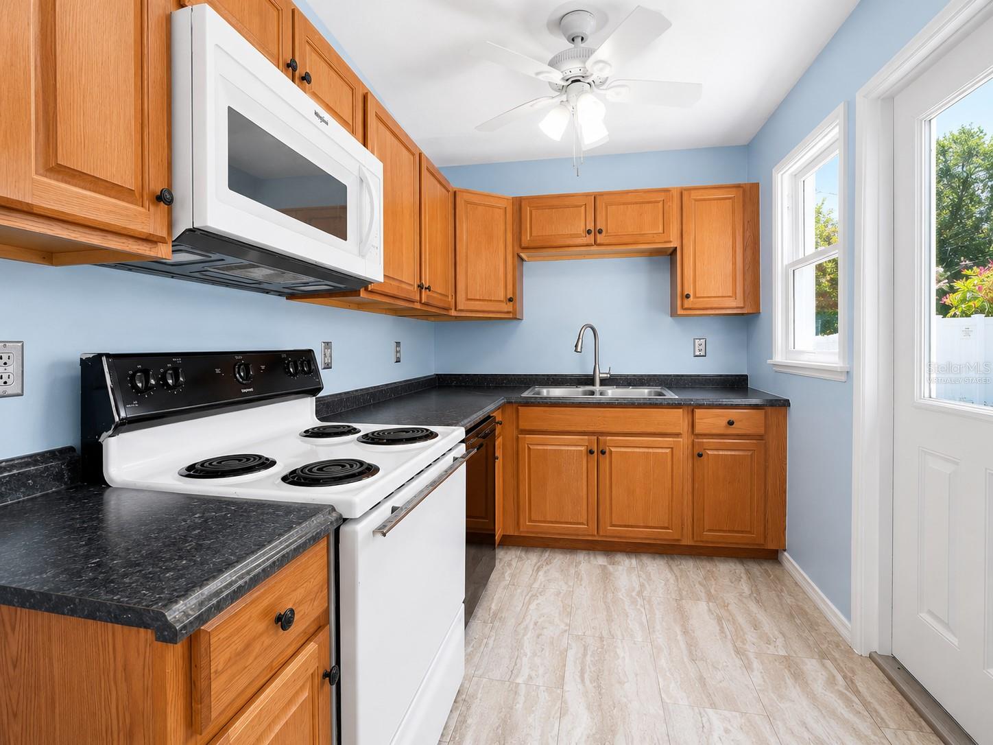 MACKLES - Residential Lease