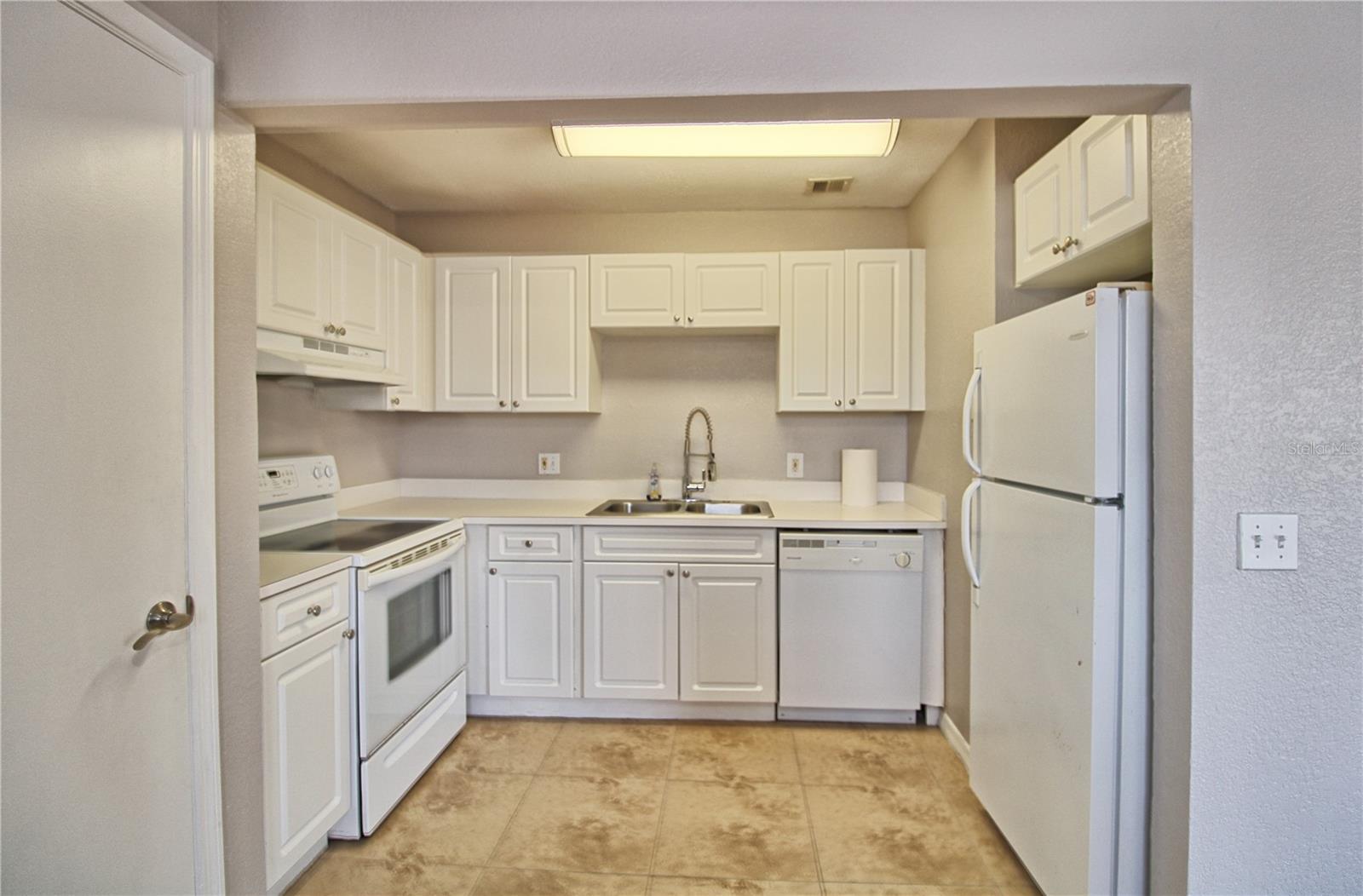 WHISPERING OAKS - Residential