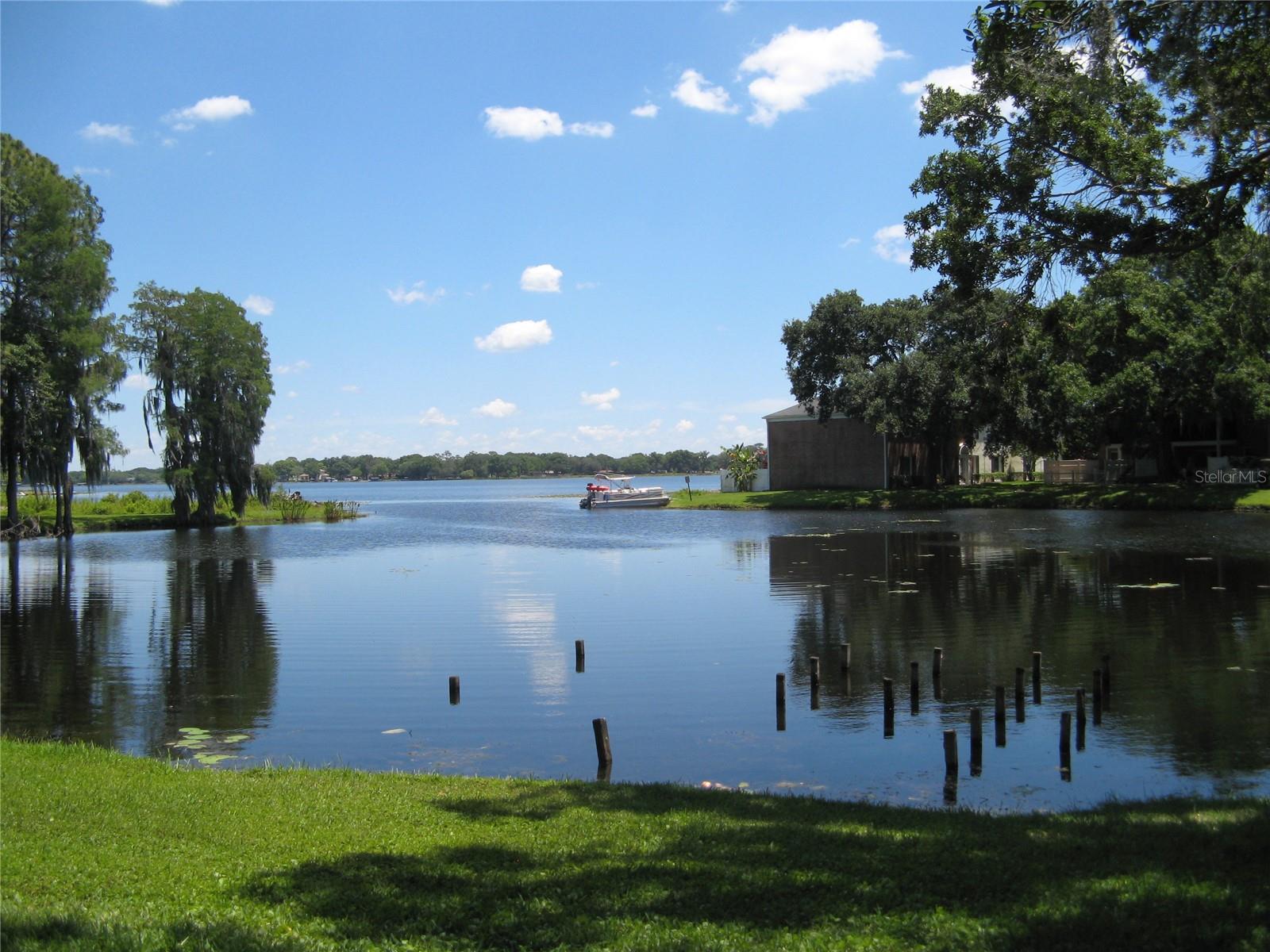 WHISPERING OAKS - Residential