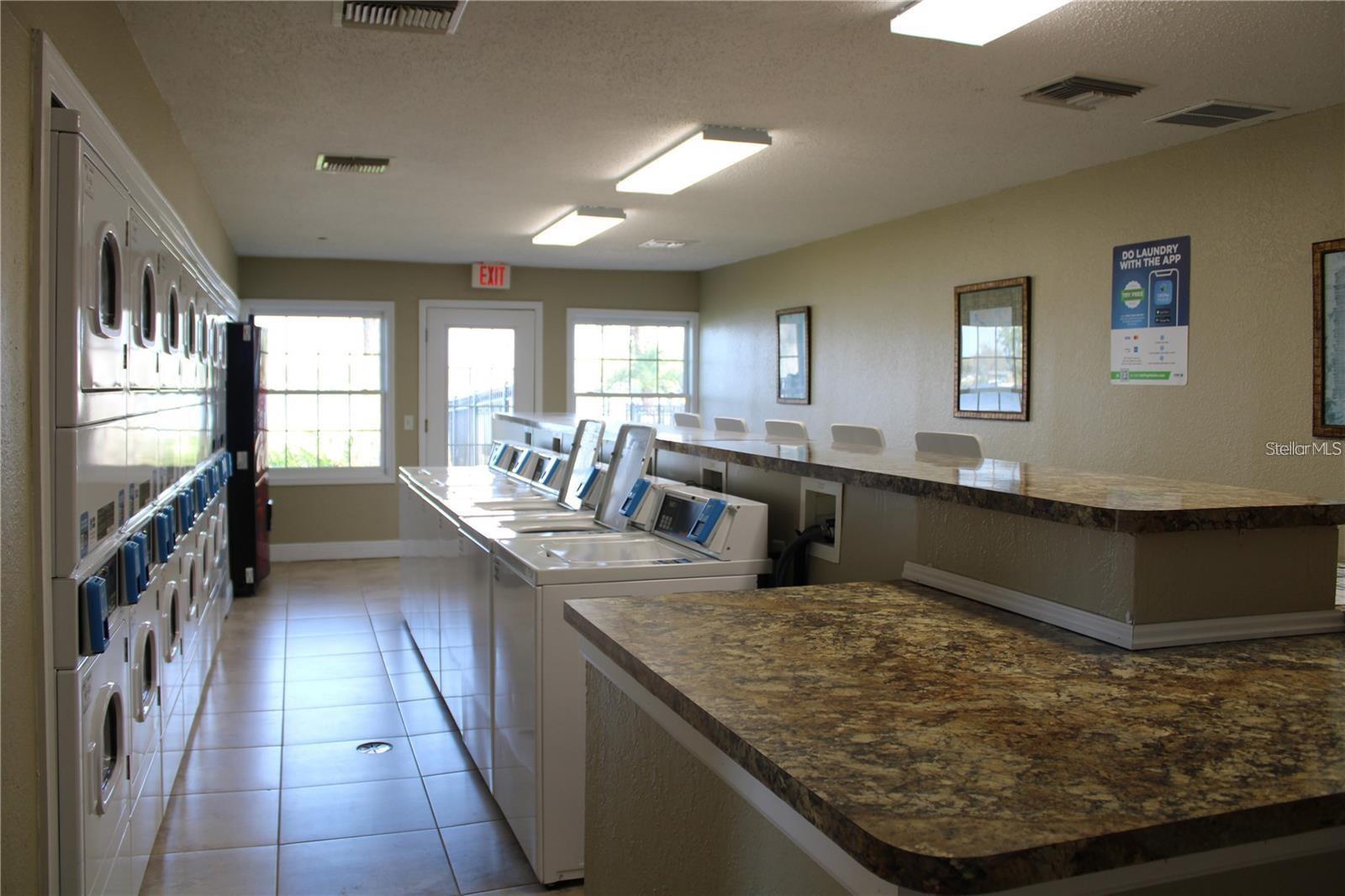 WHISPERING OAKS - Residential