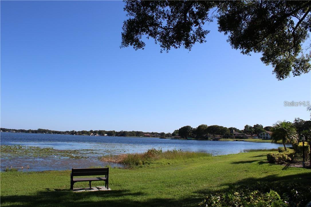 WHISPERING OAKS - Residential