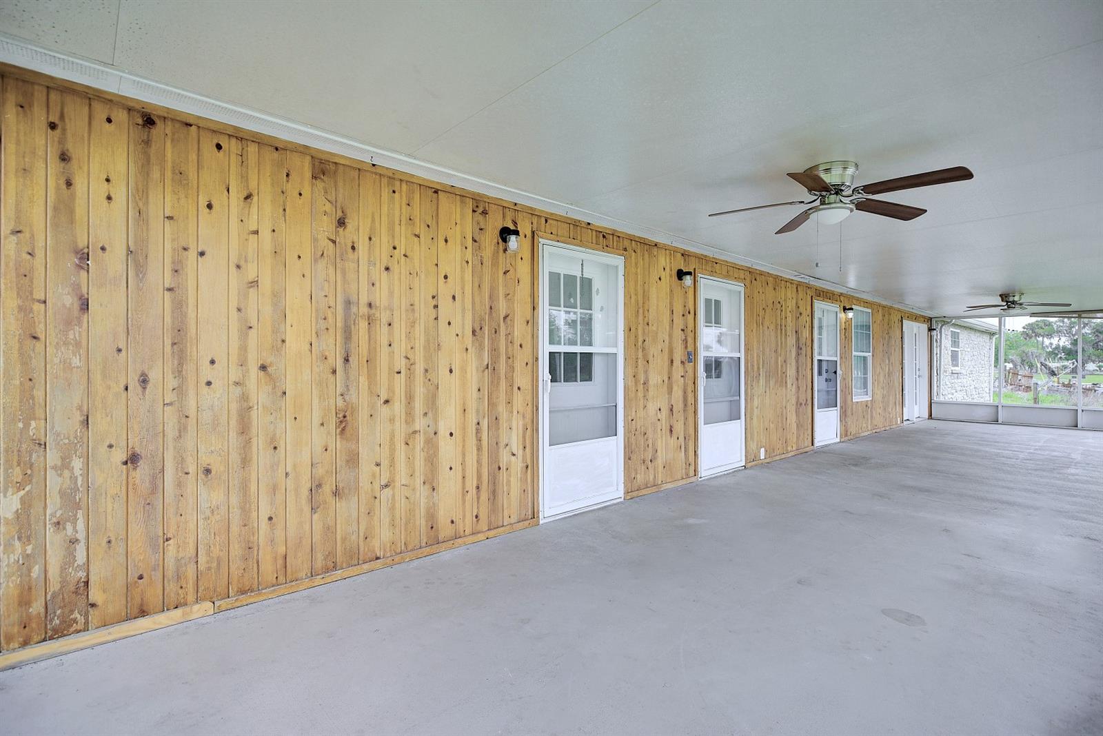 3.36 AC W 222 FT OF NW1/4 OF SE1/4 OF SE1/4 09 34S - Residential