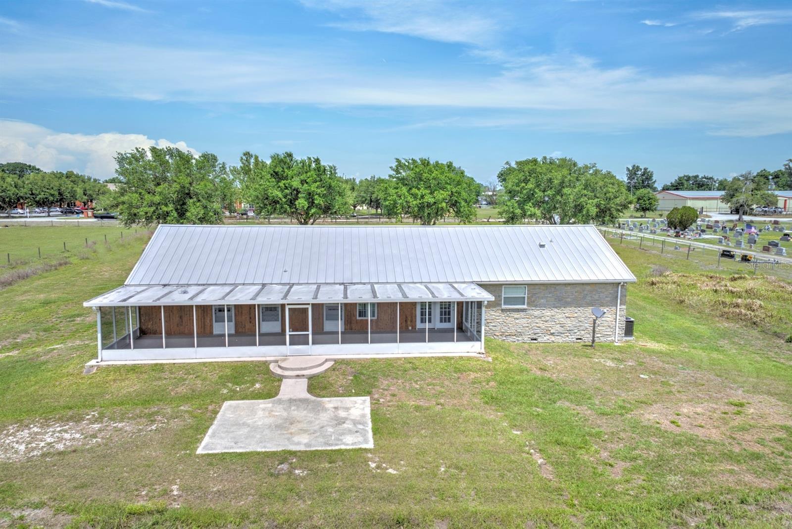 3.36 AC W 222 FT OF NW1/4 OF SE1/4 OF SE1/4 09 34S - Residential
