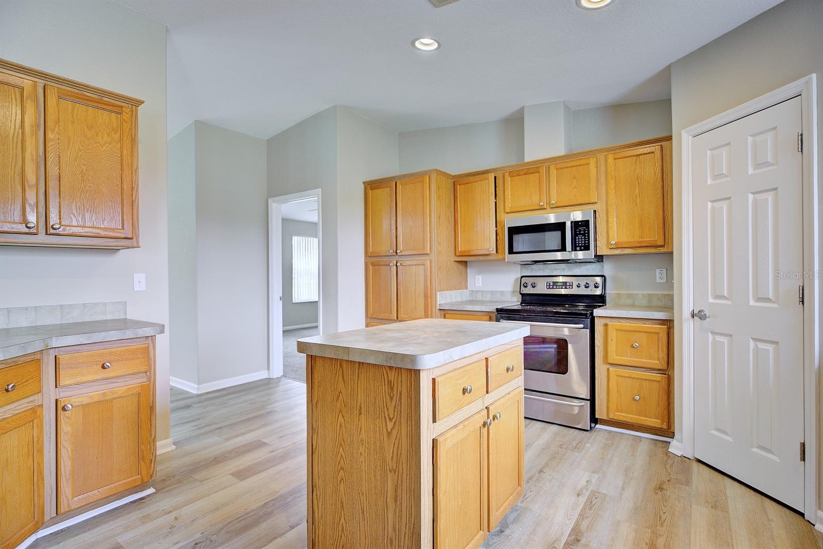 3.36 AC W 222 FT OF NW1/4 OF SE1/4 OF SE1/4 09 34S - Residential