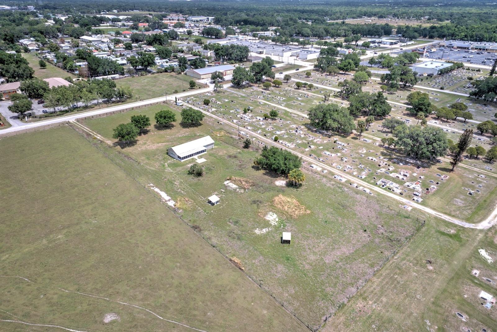 3.36 AC W 222 FT OF NW1/4 OF SE1/4 OF SE1/4 09 34S - Residential