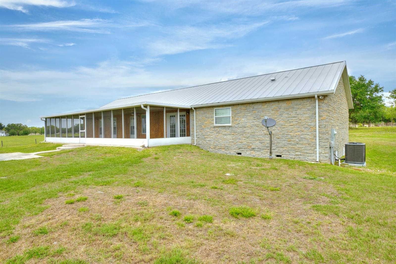 3.36 AC W 222 FT OF NW1/4 OF SE1/4 OF SE1/4 09 34S - Residential