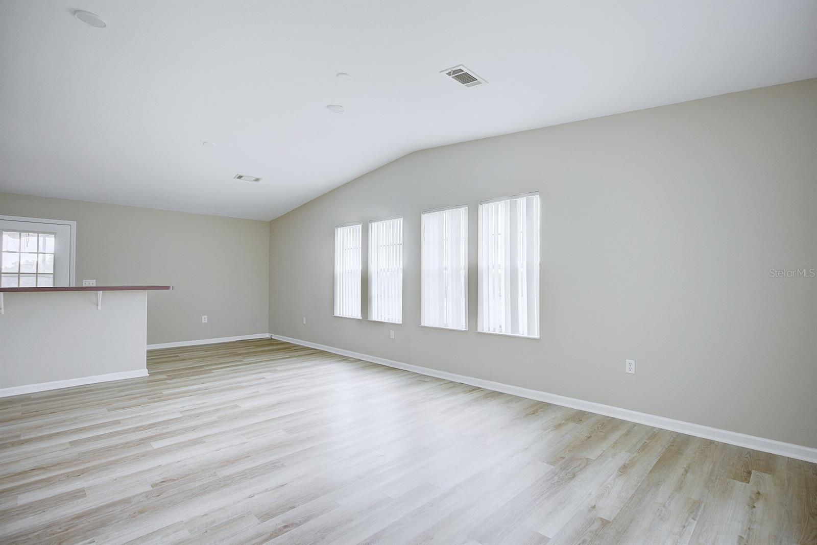 3.36 AC W 222 FT OF NW1/4 OF SE1/4 OF SE1/4 09 34S - Residential