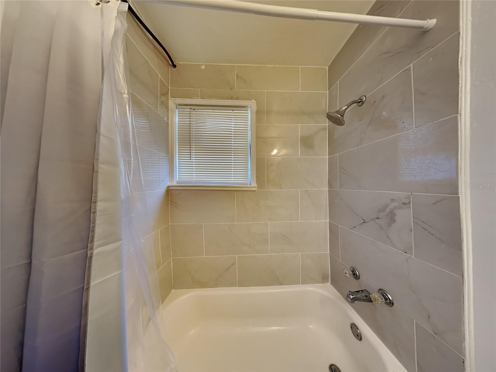 QUIGG & ARMSTRONG BLK 05 DAYTONA - Residential Lease
