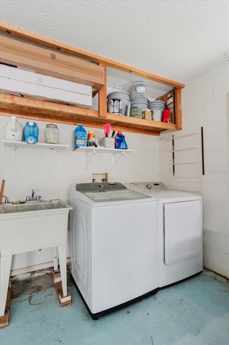 LAKES UNIT II PH 1 SEC III THE - Residential