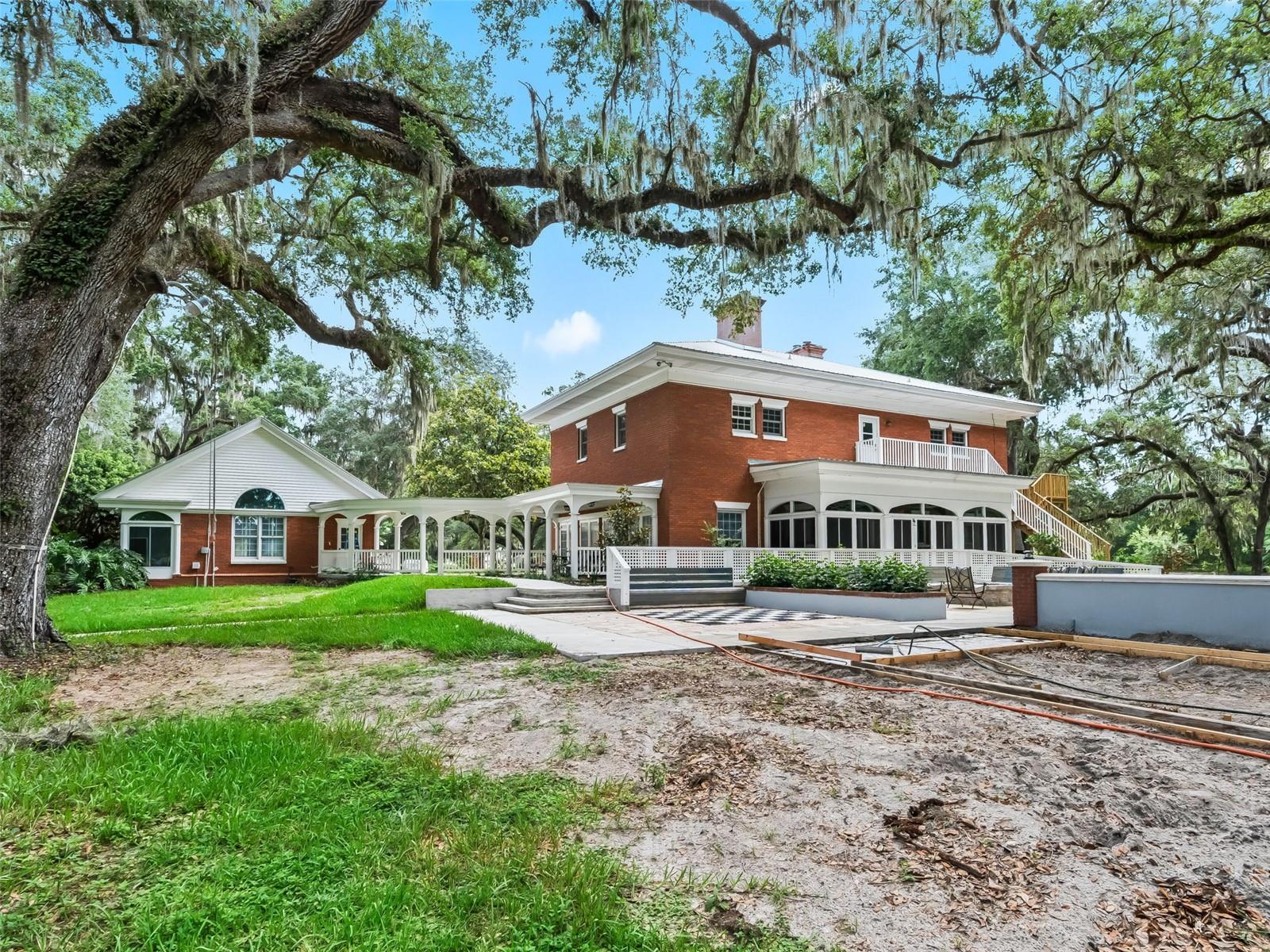 12 OAKS CLUB & LODGE - Land