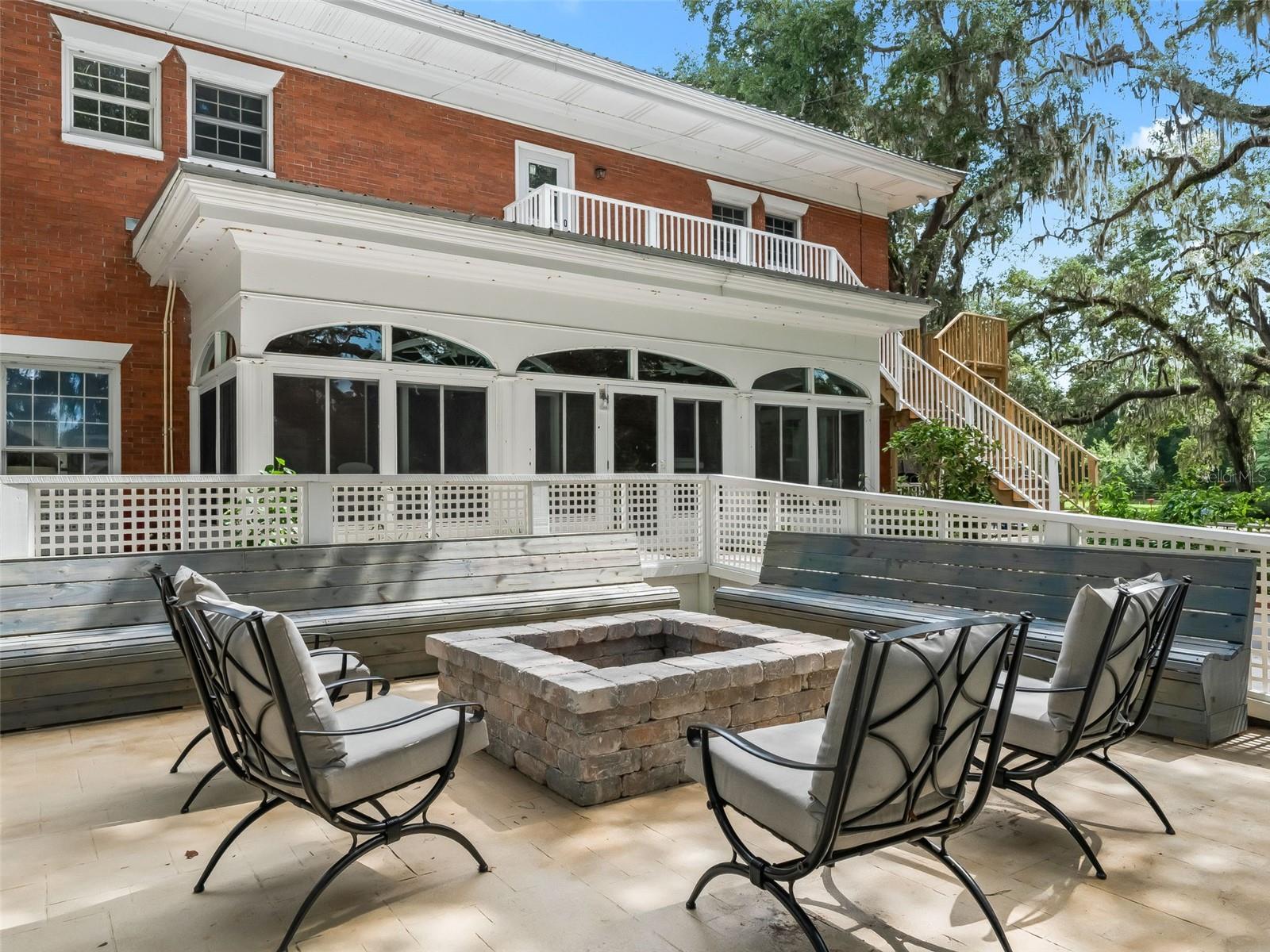 12 OAKS CLUB & LODGE - Land