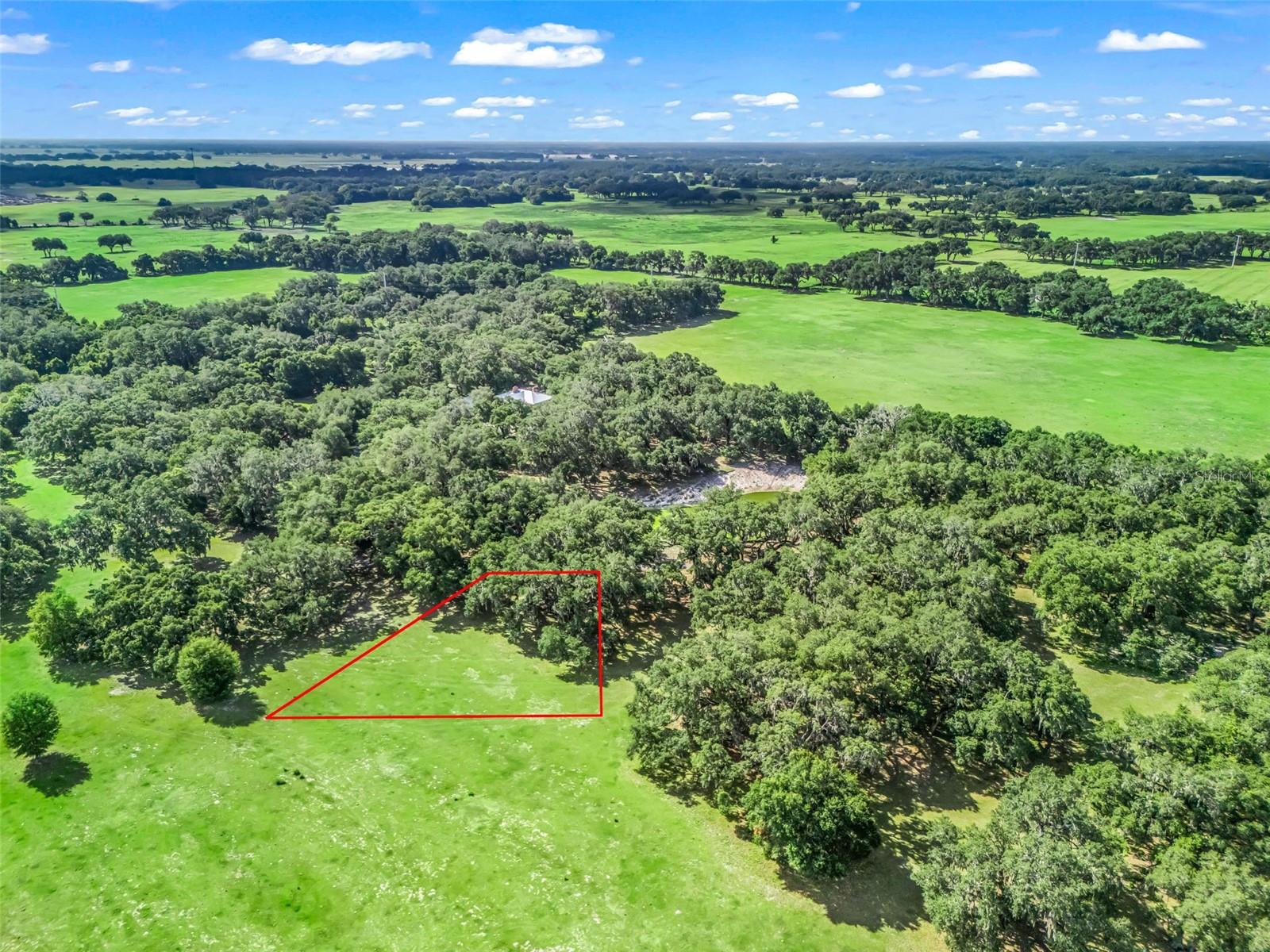 12 OAKS CLUB & LODGE - Land