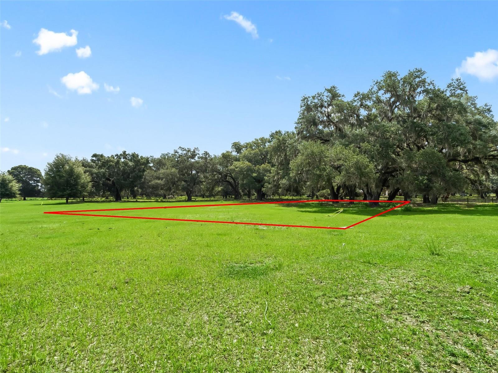 12 OAKS CLUB & LODGE - Land