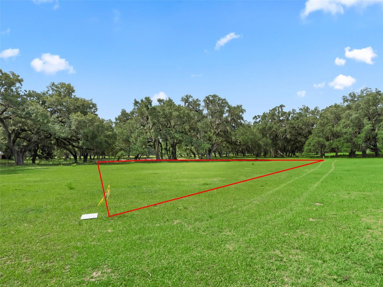 12 OAKS CLUB & LODGE - Land