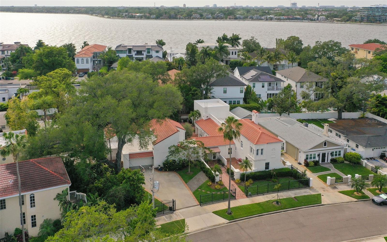 DAVIS ISLANDS - Residential