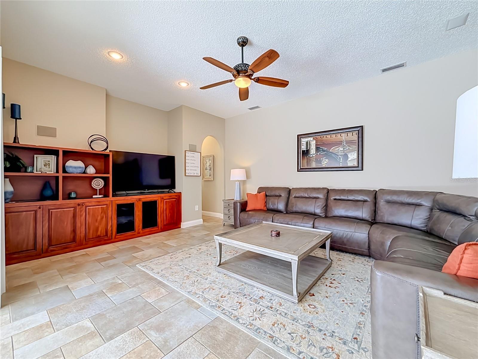 CRESCENT OAKS COUNTRY CLUB KINGSBURY PH 2 - Residential