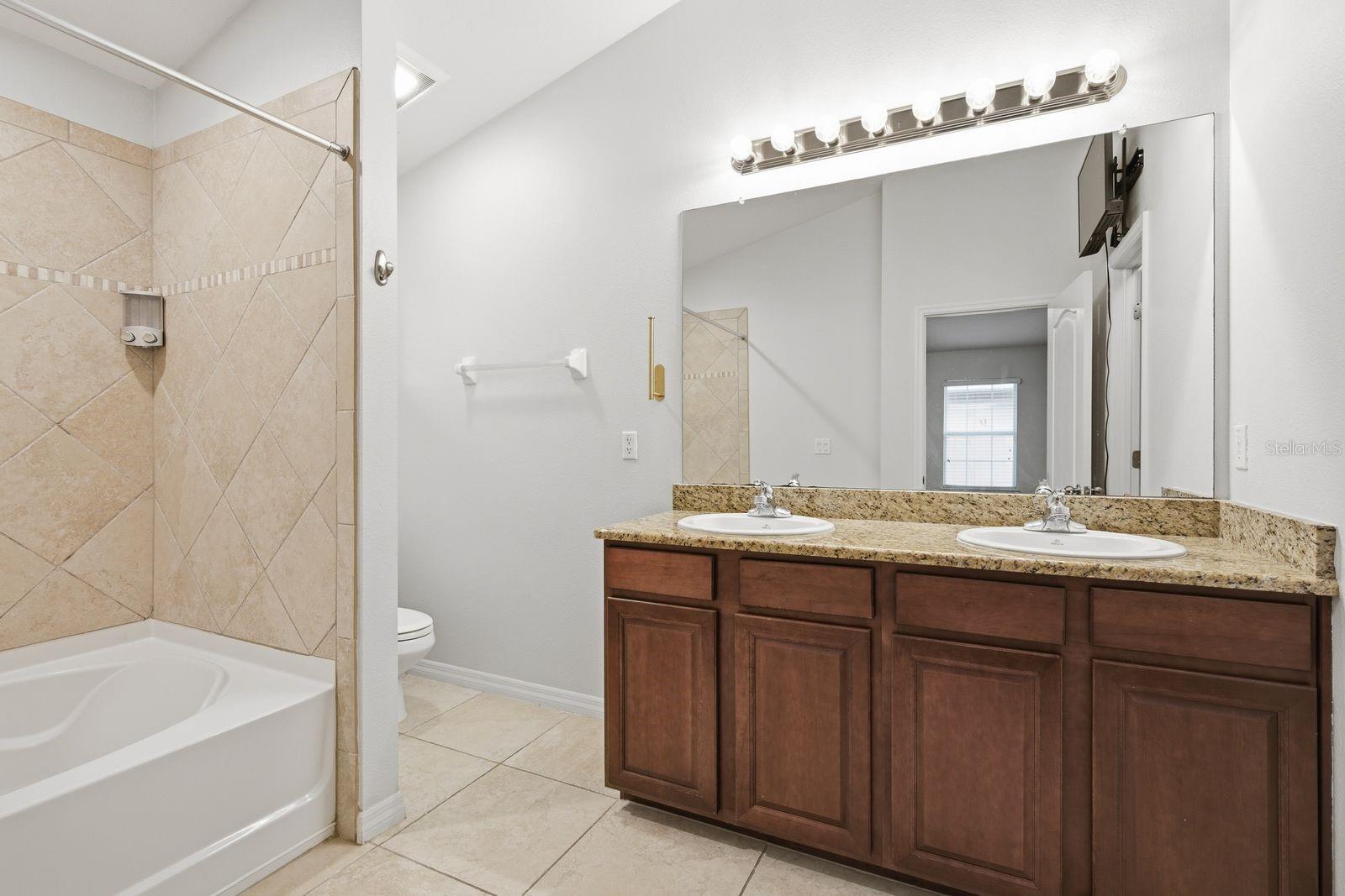 SCHOONER COVE A CONDO PH 31 - Residential