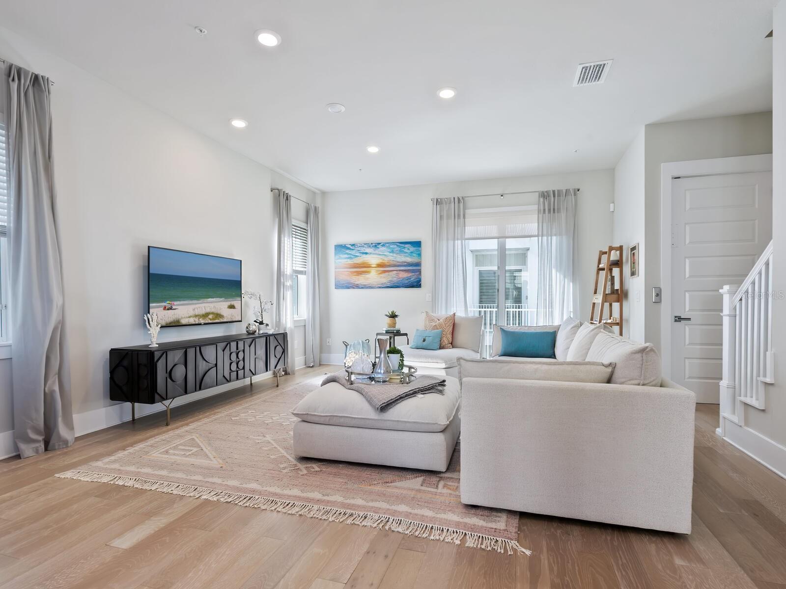 ENCLAVE/LAUREL PARK REP - Residential