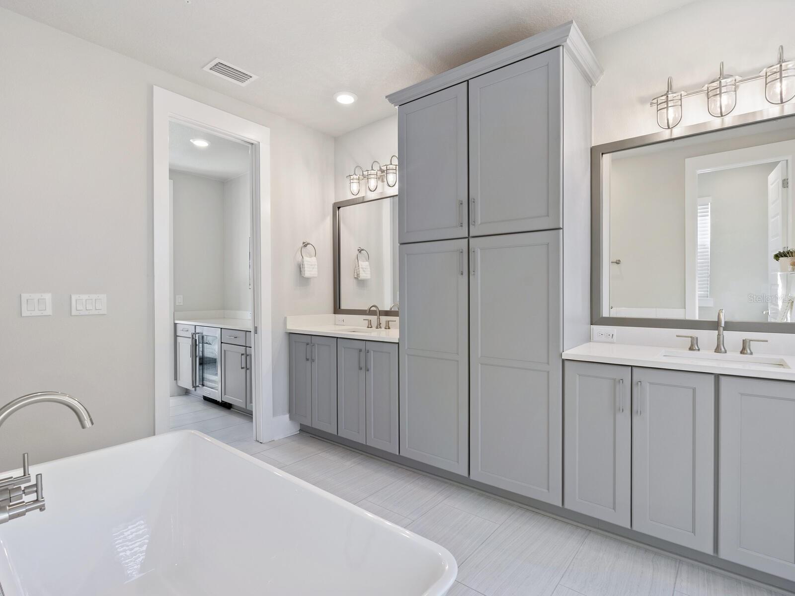 ENCLAVE/LAUREL PARK REP - Residential