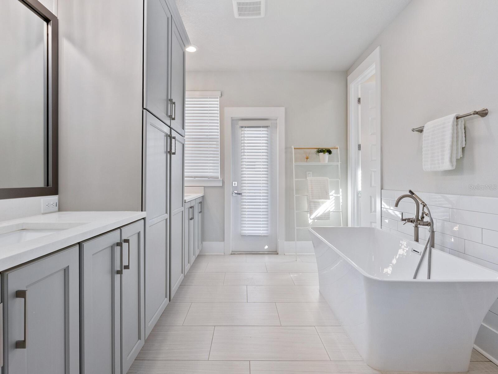 ENCLAVE/LAUREL PARK REP - Residential