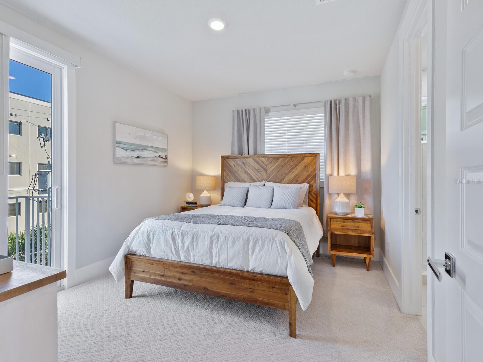 ENCLAVE/LAUREL PARK REP - Residential