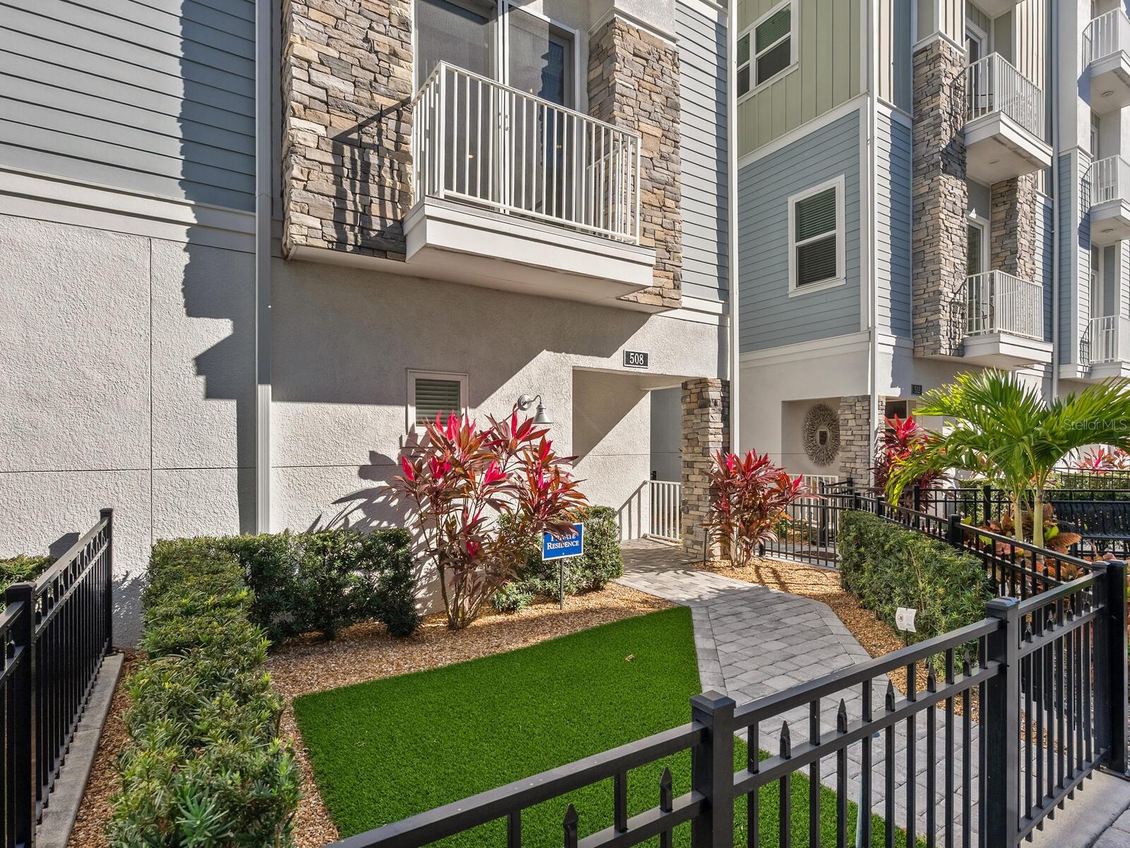 ENCLAVE/LAUREL PARK REP - Residential