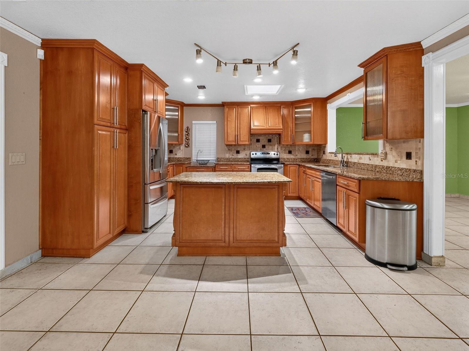 ALMANS ACRES - Residential