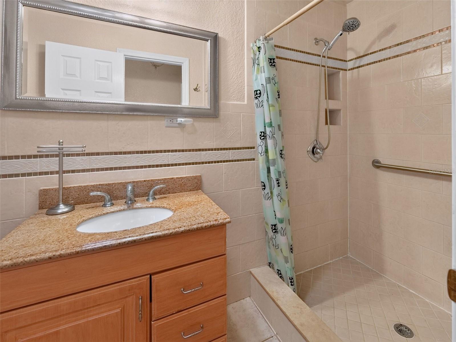 ALMANS ACRES - Residential